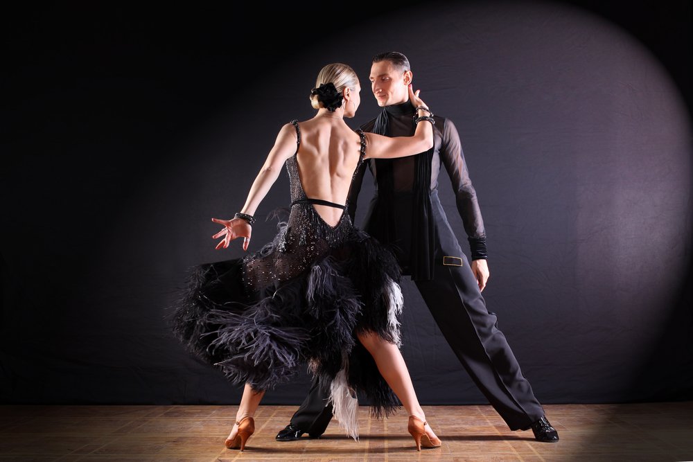 Spectacular ballroom dance class display