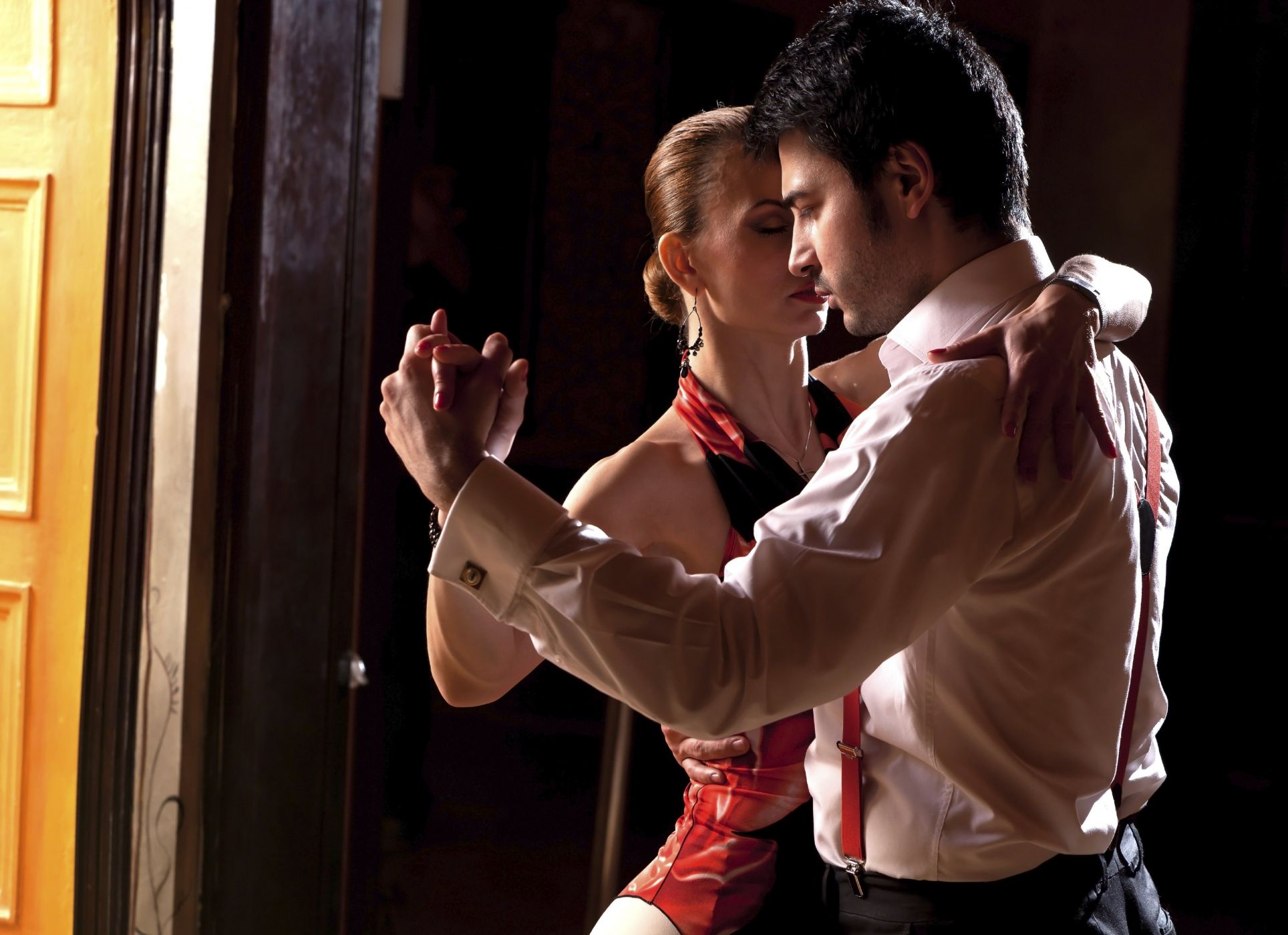 intimate couple ballroom dance class